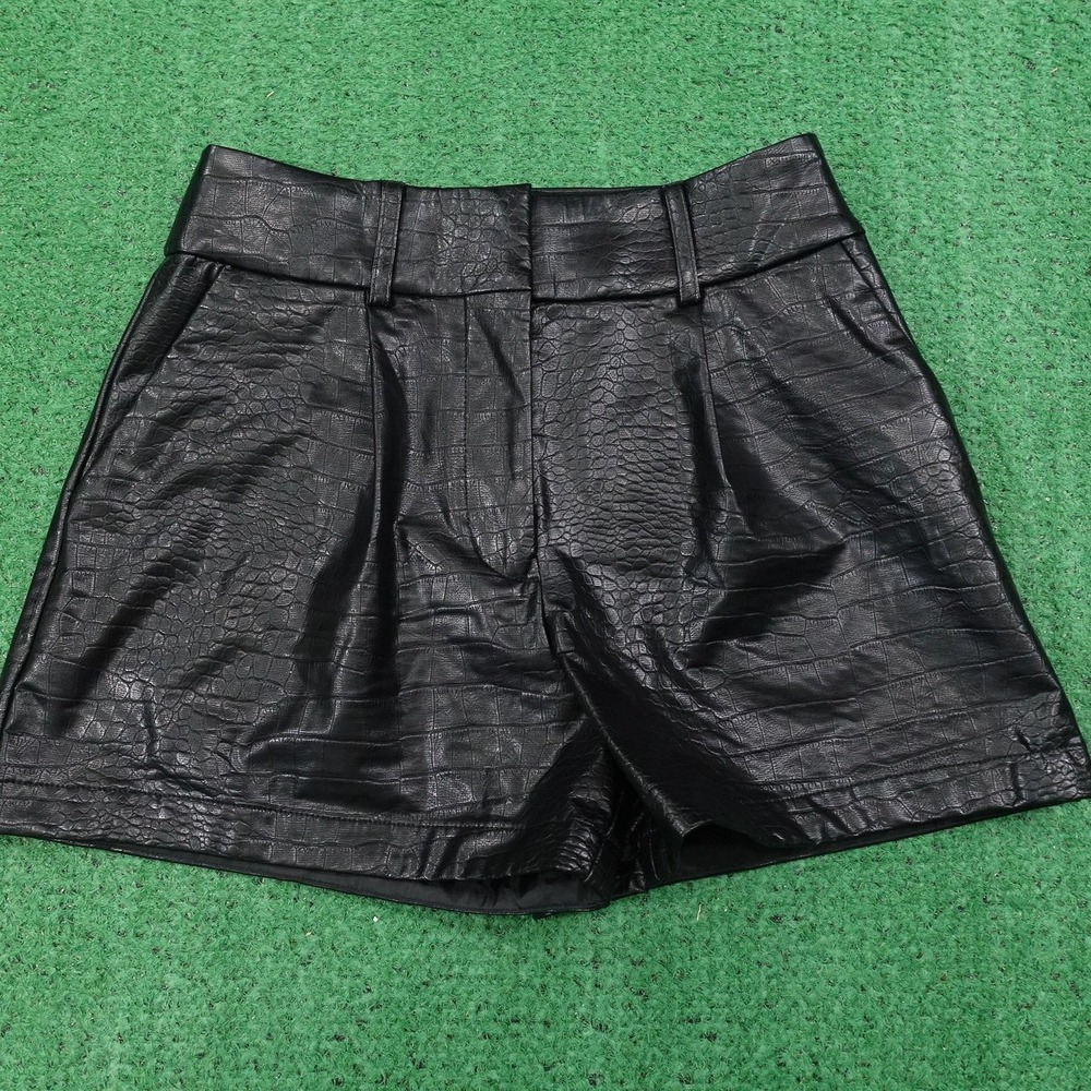 Express Chino Shorts Womens Size 4 Black Croc Faux Leather 28 Waist 3‎ Inseam